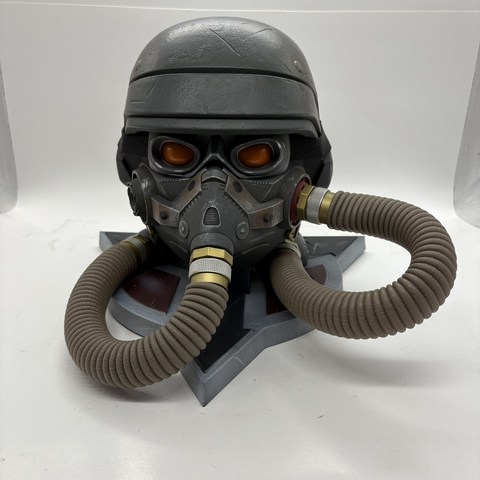 Sony Playstation 3 Killzone 3 Helghast Display Helmet