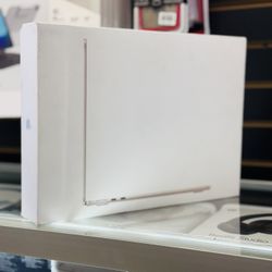 MacBook Air M3 Chip 13 Inch