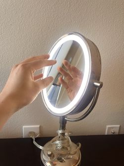 Jerdon lighted tabletop makeup mirror with zoom