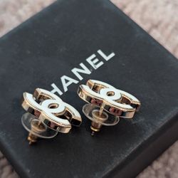 Chanel Stud Earring Authentic 