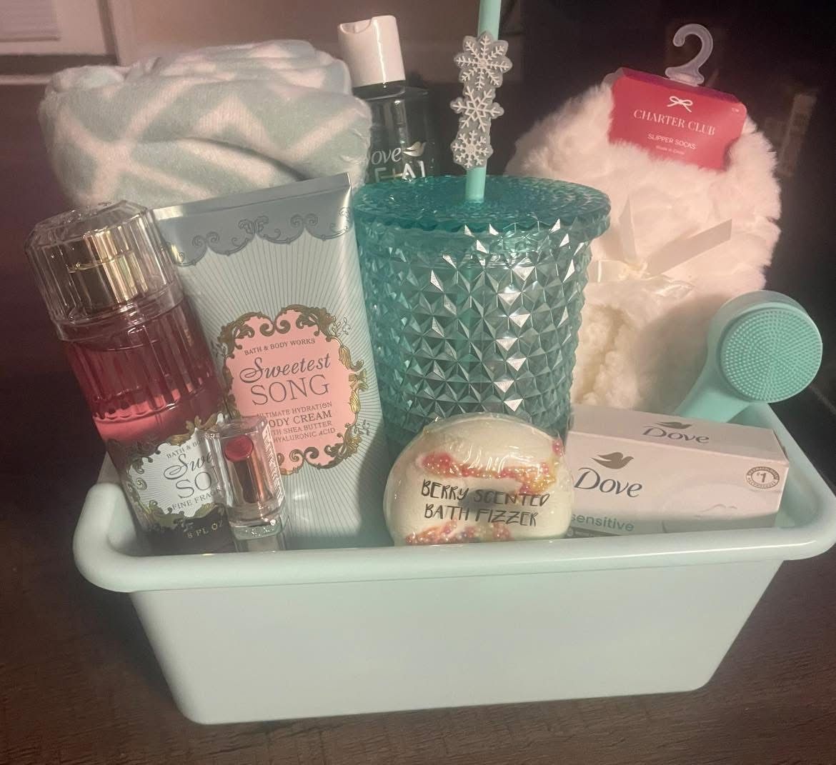 Bath And Body Works Sweetest Song Ladies Valentines Day Gift Basket