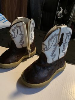 Romper cowboy boots nice only used 1 time for infants size 4