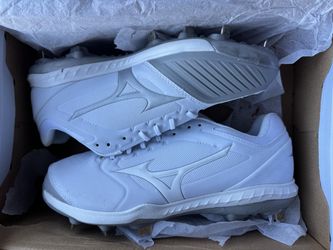 Mizuno Softball Metal Cleats Sz 10 NEW!