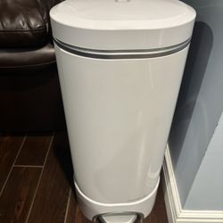 Munchkin UV Diaper Pail 