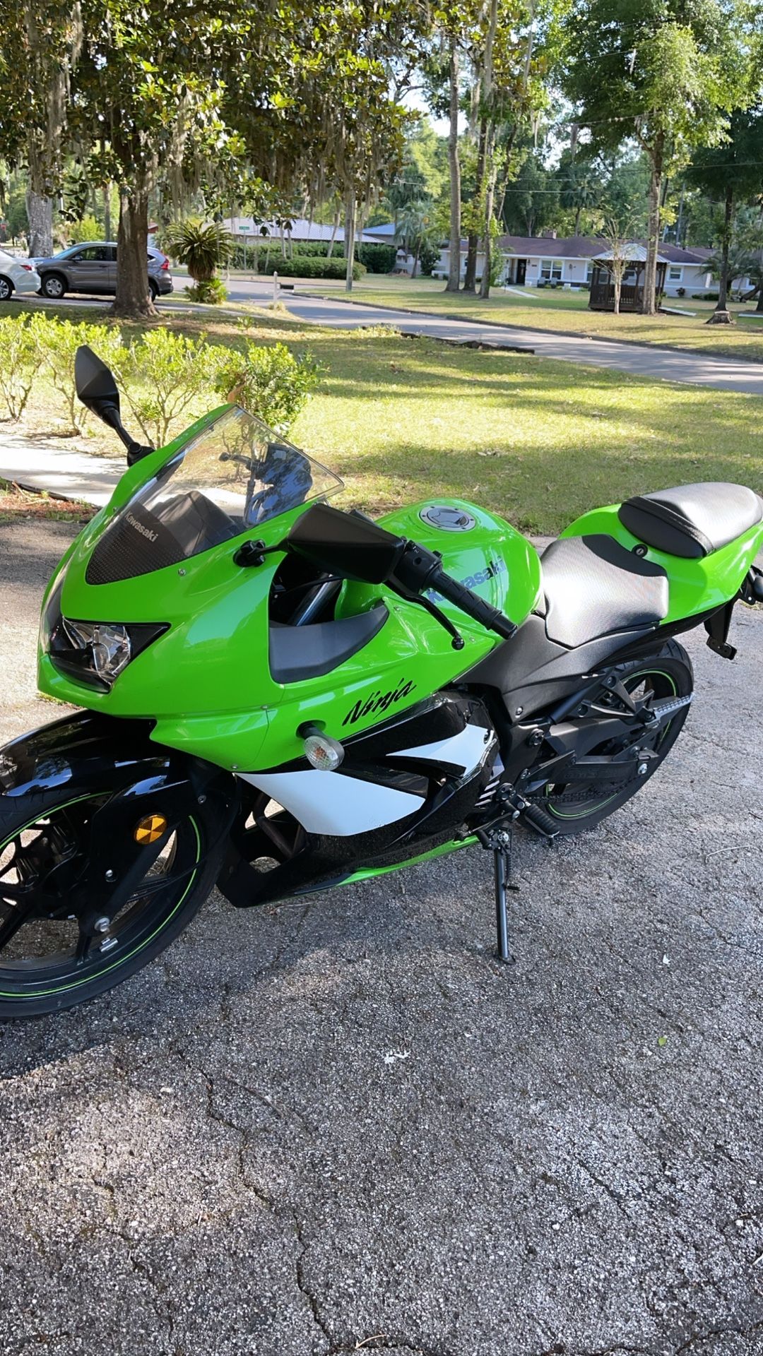 Photo Kawasaki Ninja 250 1 Green and 1 Black