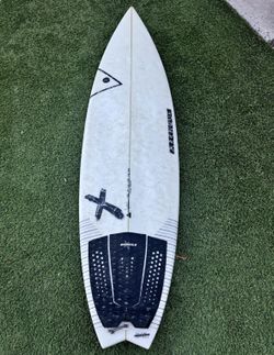5’11 Arenque Surfboard Yago Dora Mod