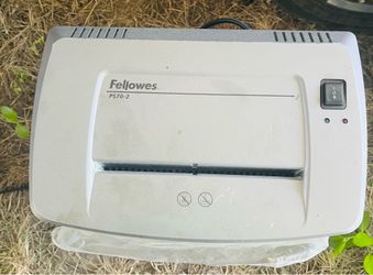 FELLOWES PS70-2 STRIP CUT OFFICE SHREDDER