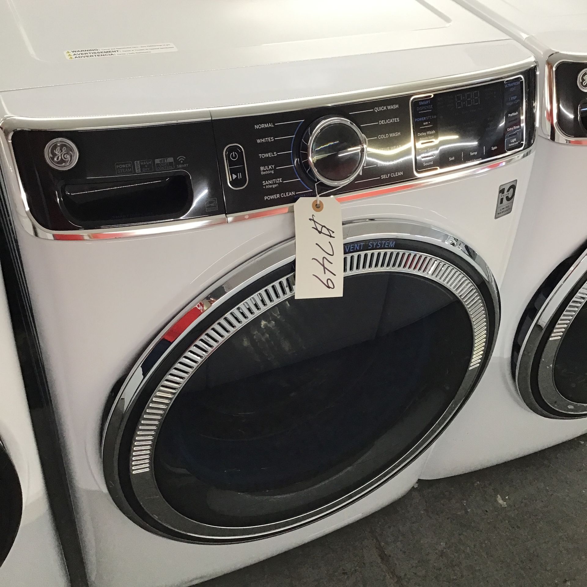 New Scratch And Dent GE Front Load Washer. 1 year Warranty