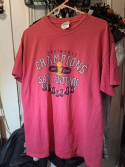 Large Red,/pink 2007 Champion Spurs shirt