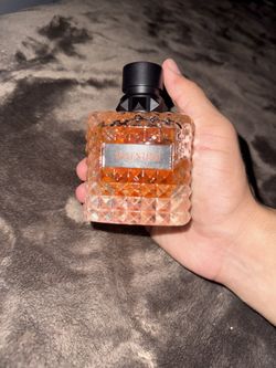 Valentino Donna Born In Roma