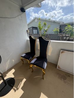 Bistro dining table