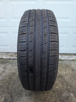 265/60R18 Michelin Premier LTX tire