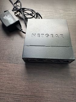 NETGEAR 5-Port Gigabit Ethernet Unmanaged Essentials Switch (GS305)