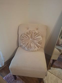 Accent chair beige