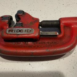 Ridgid 1/8" - 2" Wide-Roll Heavy Duty Pipe Cutter