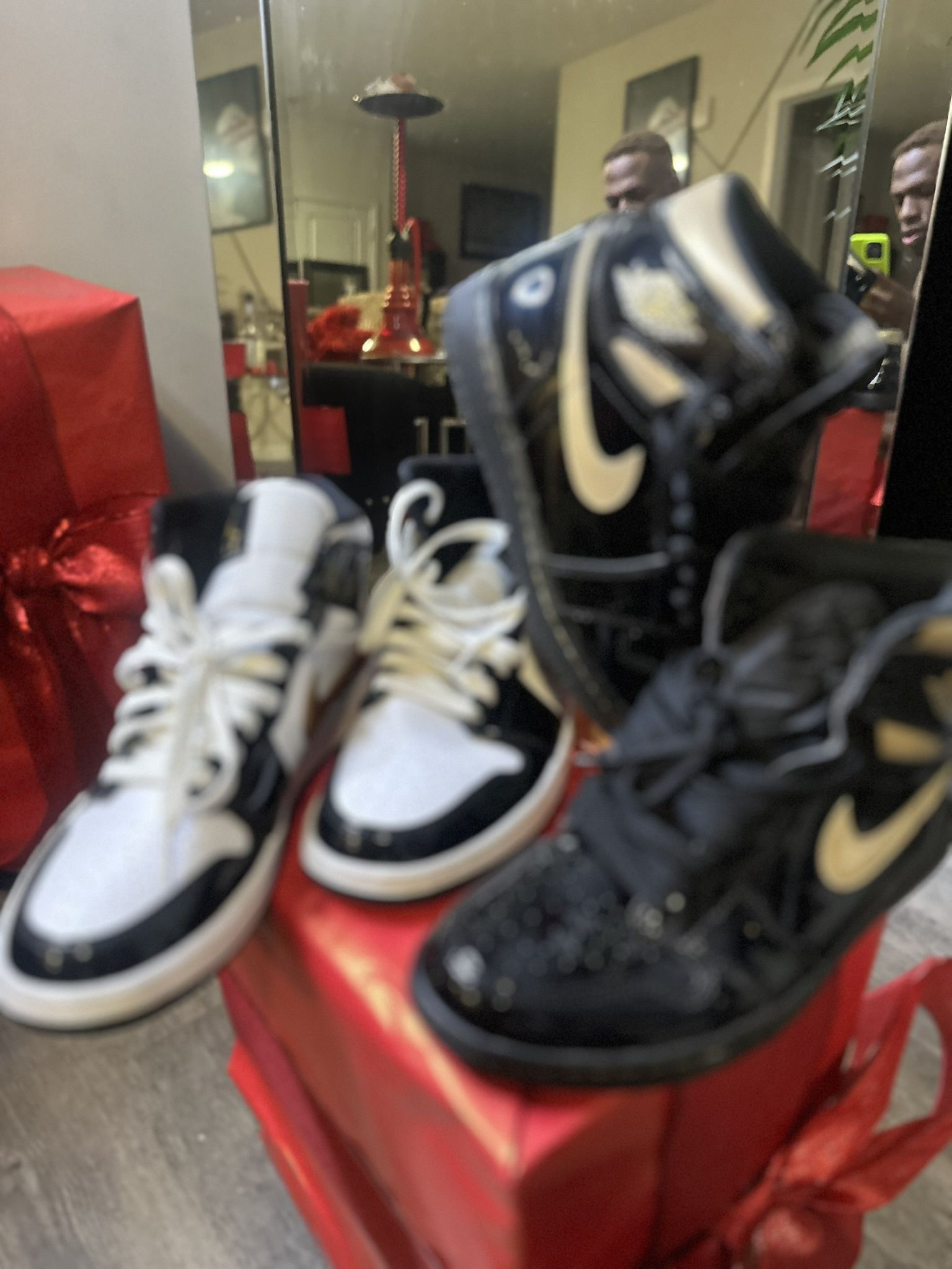 $160 Jordan 1s Sz 8