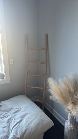 Wooden Blanket Ladder