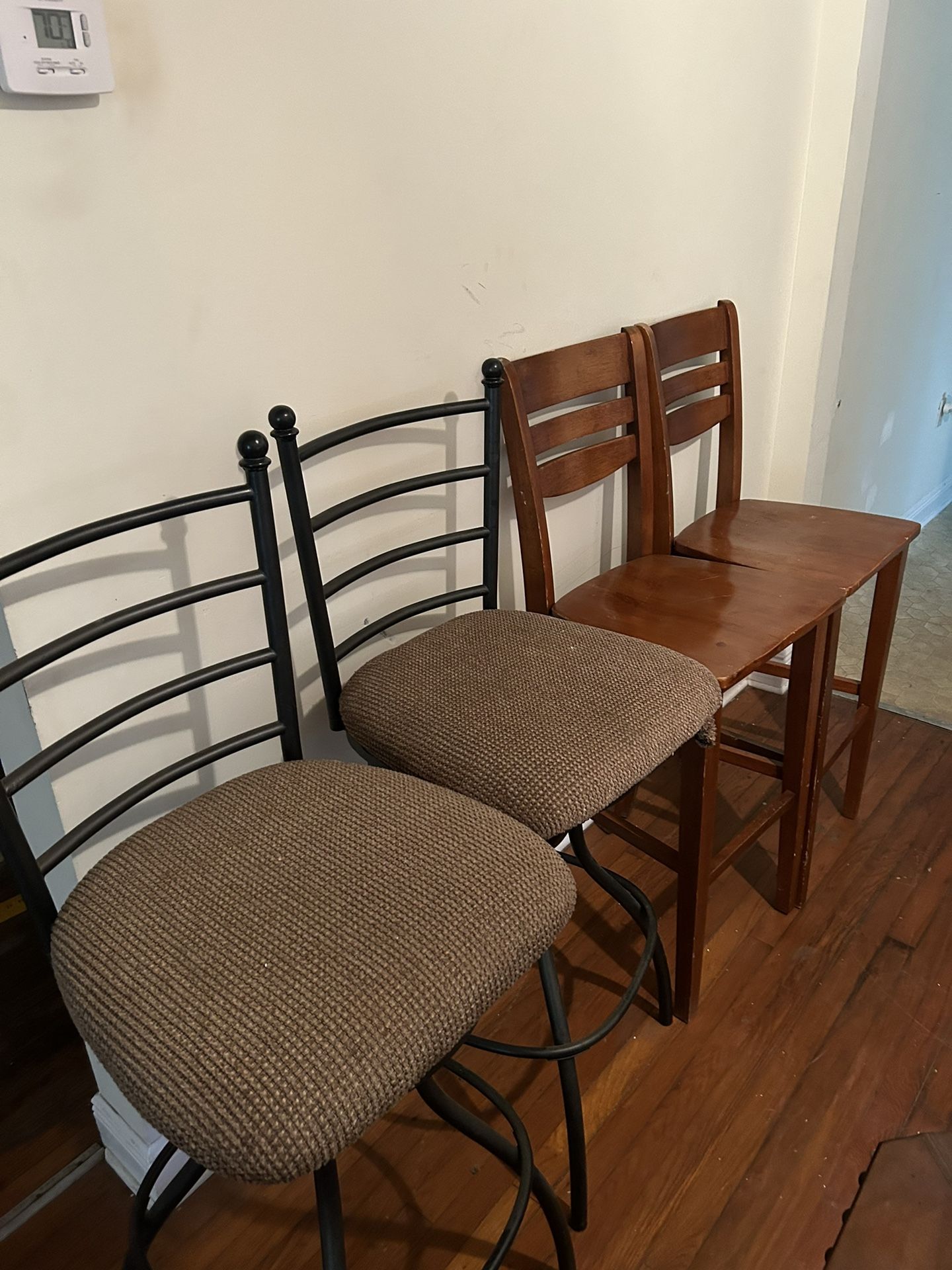 Furniture -Free Del In Sav Area To Porch