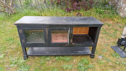 TV Console Catio