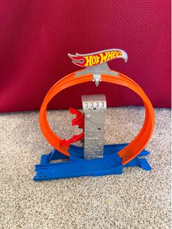 Hot Wheels Workshop Track Builder Quick Kick Loop 360 Racing Action Track Set