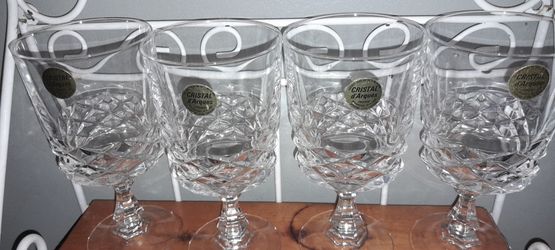 Cristal D'Arques  wine glasses.