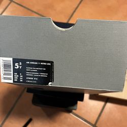 Jordan Tennis Size 5y A $100