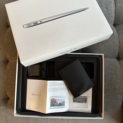 2 MacBook Air Boxes 13-15’