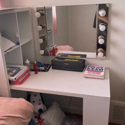 Vanity Desk And Mirror 