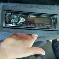 Pioneer Stereo 