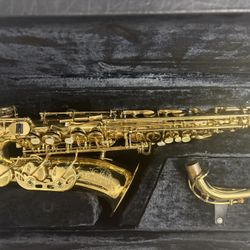 Conn 25M Saxophone with case and Mouthpiece. 