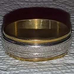 Sz12 Two-Tone Spinner Ring 18k Gold-Plated Edges/Textured CZ Plated Silver Center Band. Beautiful.