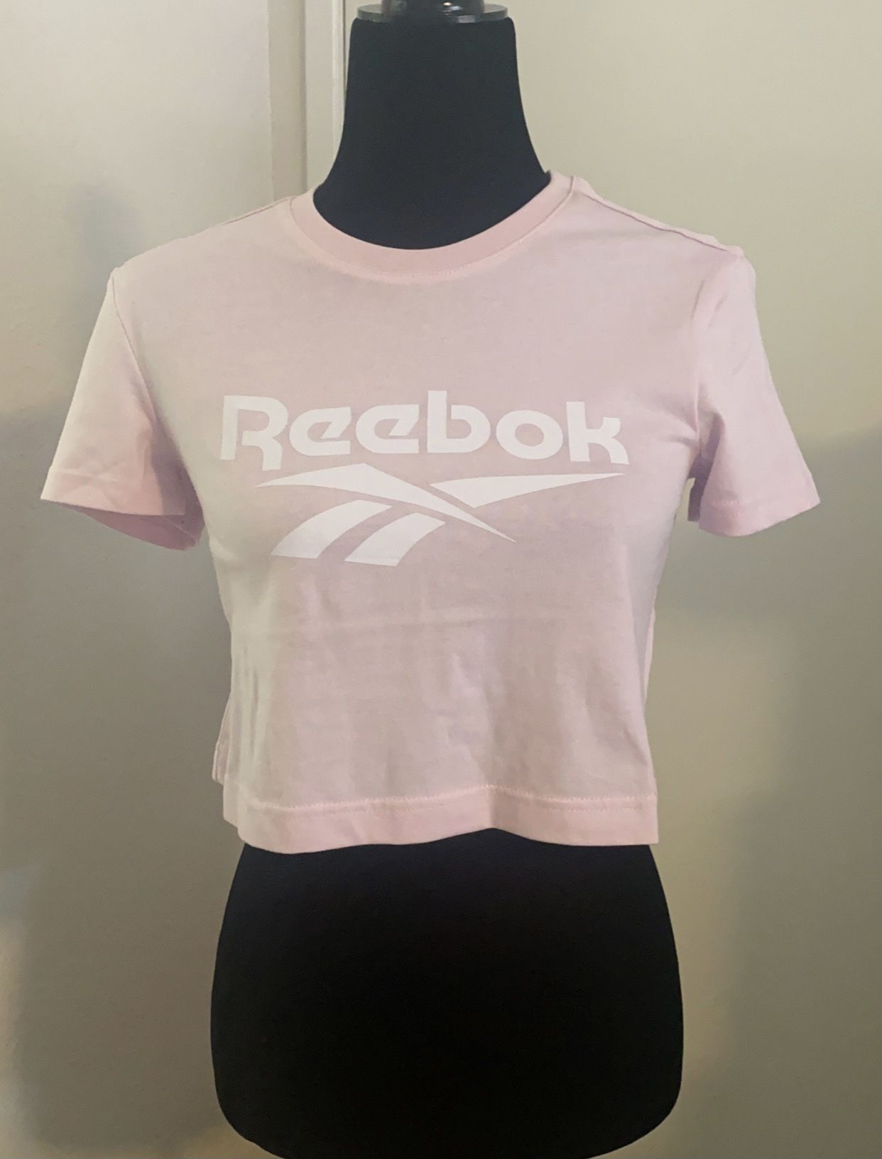 Pink Reebok Cropped Tee Size XS