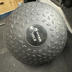 Titan Fitness 100 LB Rubber Tread Slam Ball