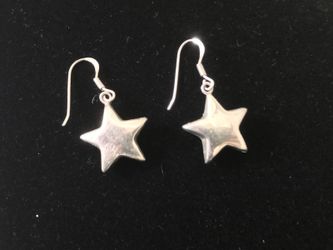 Beautiful heavy and pure 925 silver earring