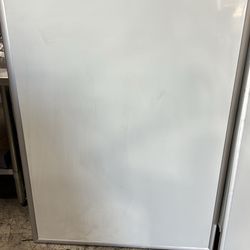 2 White Boards 