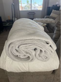IKEA Queen Down Comforter & Queen Fleece