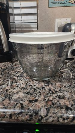 Glass Mixing Bowl with Lid and Handle