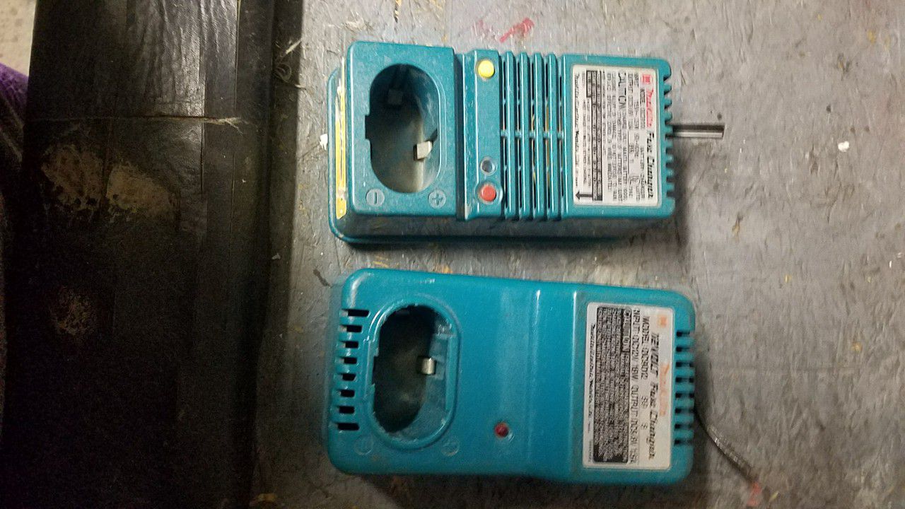2 Makita charges different models