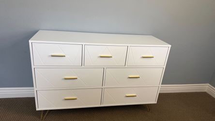 White 7-Drawer Dresser with Gold Hardware