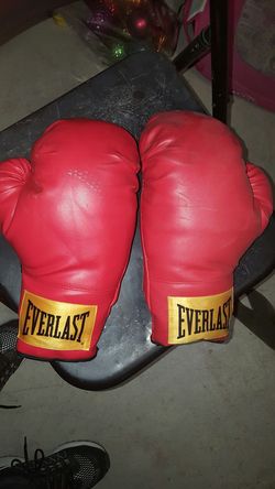 Boxing gloves