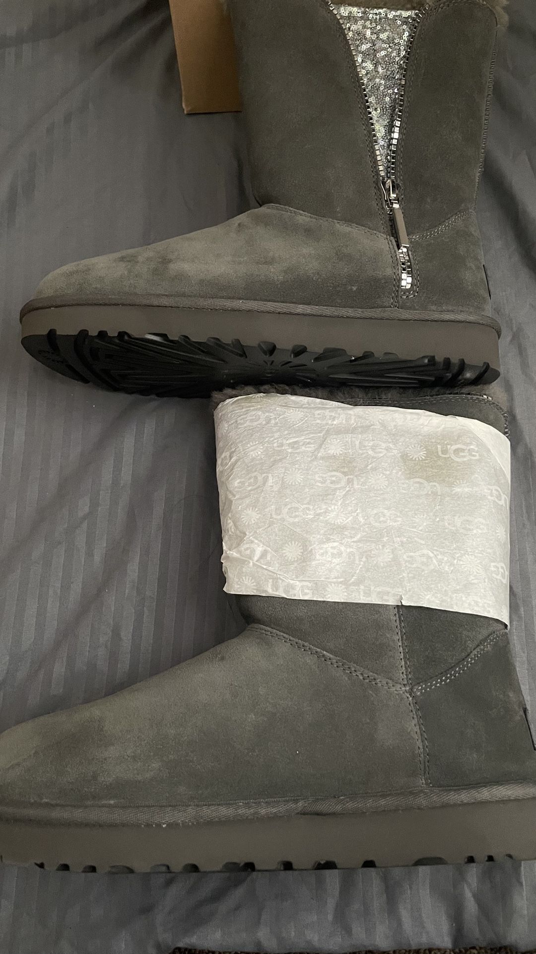 Ugg Classic Short Sequin Zip Chestnut Boot US 8