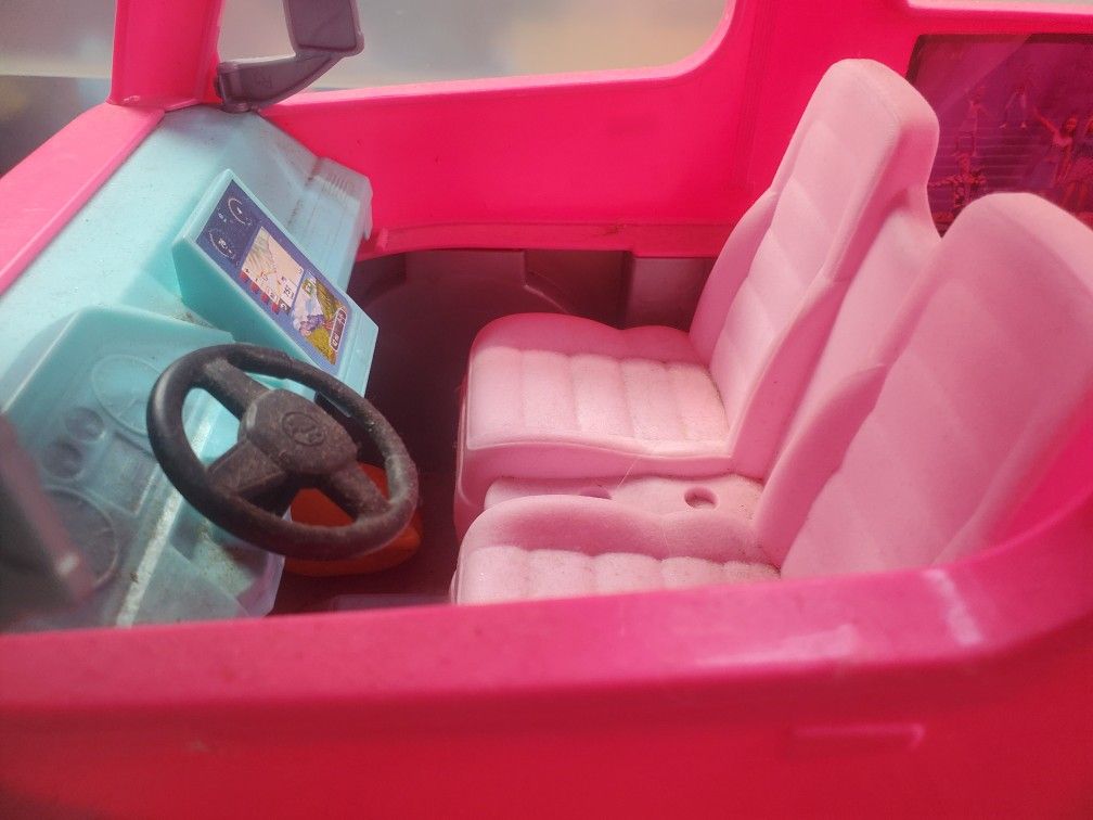 Barbie Dolls & lots Of Accessories 