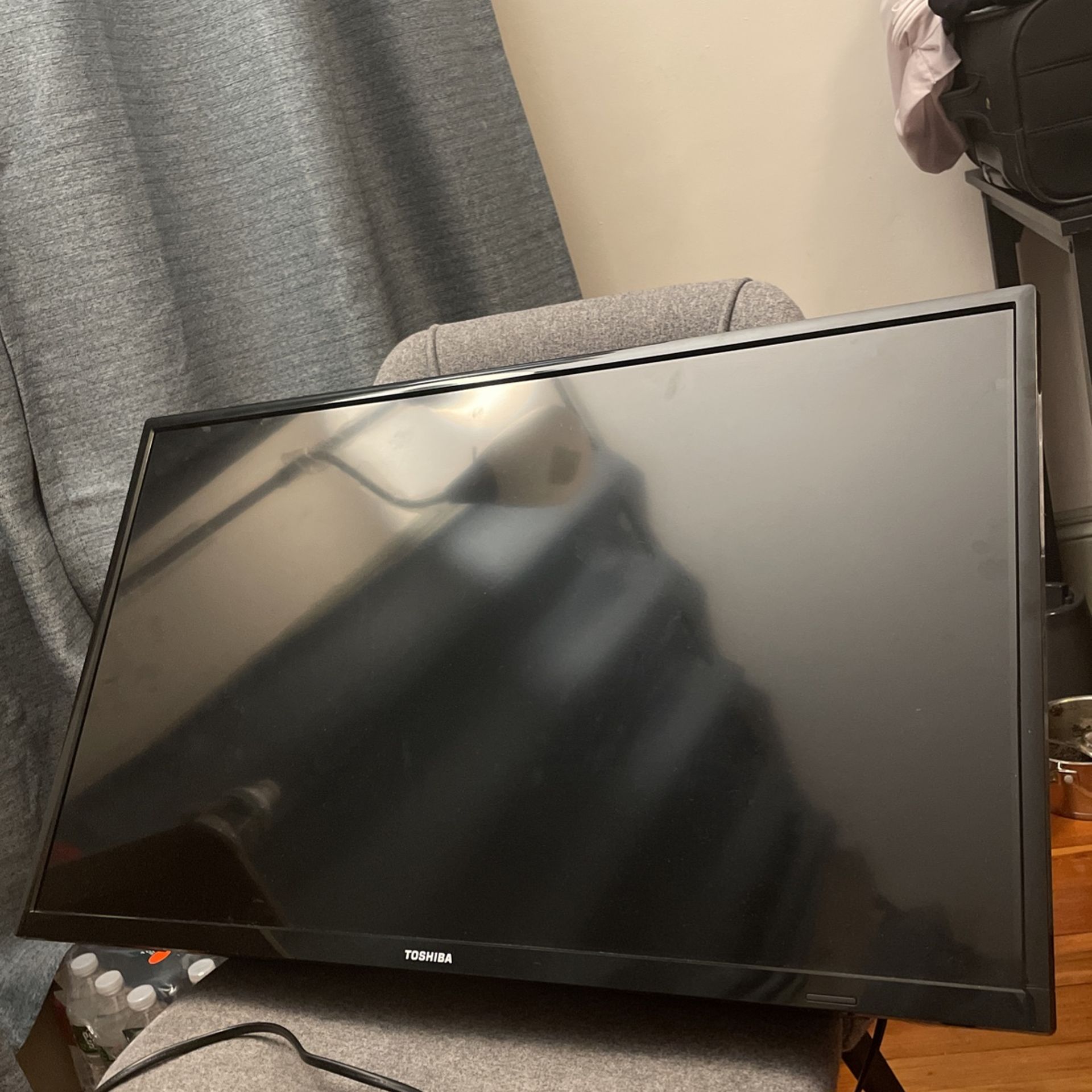 Toshiba 32 Inch TV