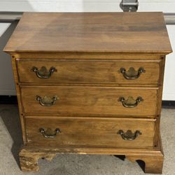 Ethan Allen 1776 Chairside Collection Small 3 Drawer Chest