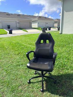 Ergonomic Black Mesh and Faux Leather Gaming/Office Chair