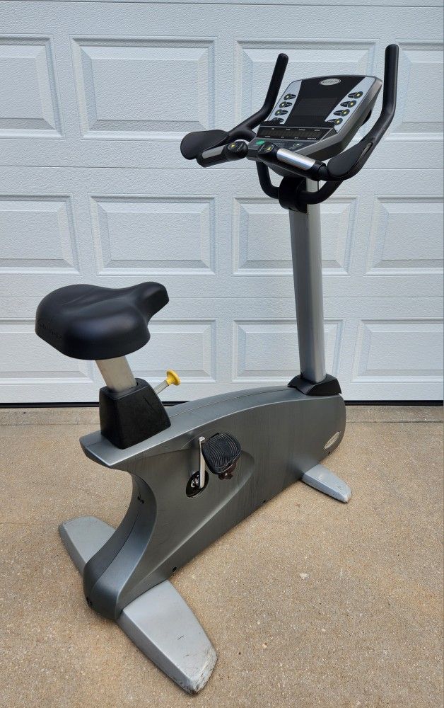 Matrix Commercial U5x Upright Bike