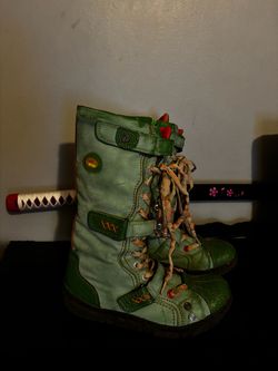 WOMENS GREEN BOXER SHOES