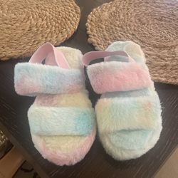 Slippers 