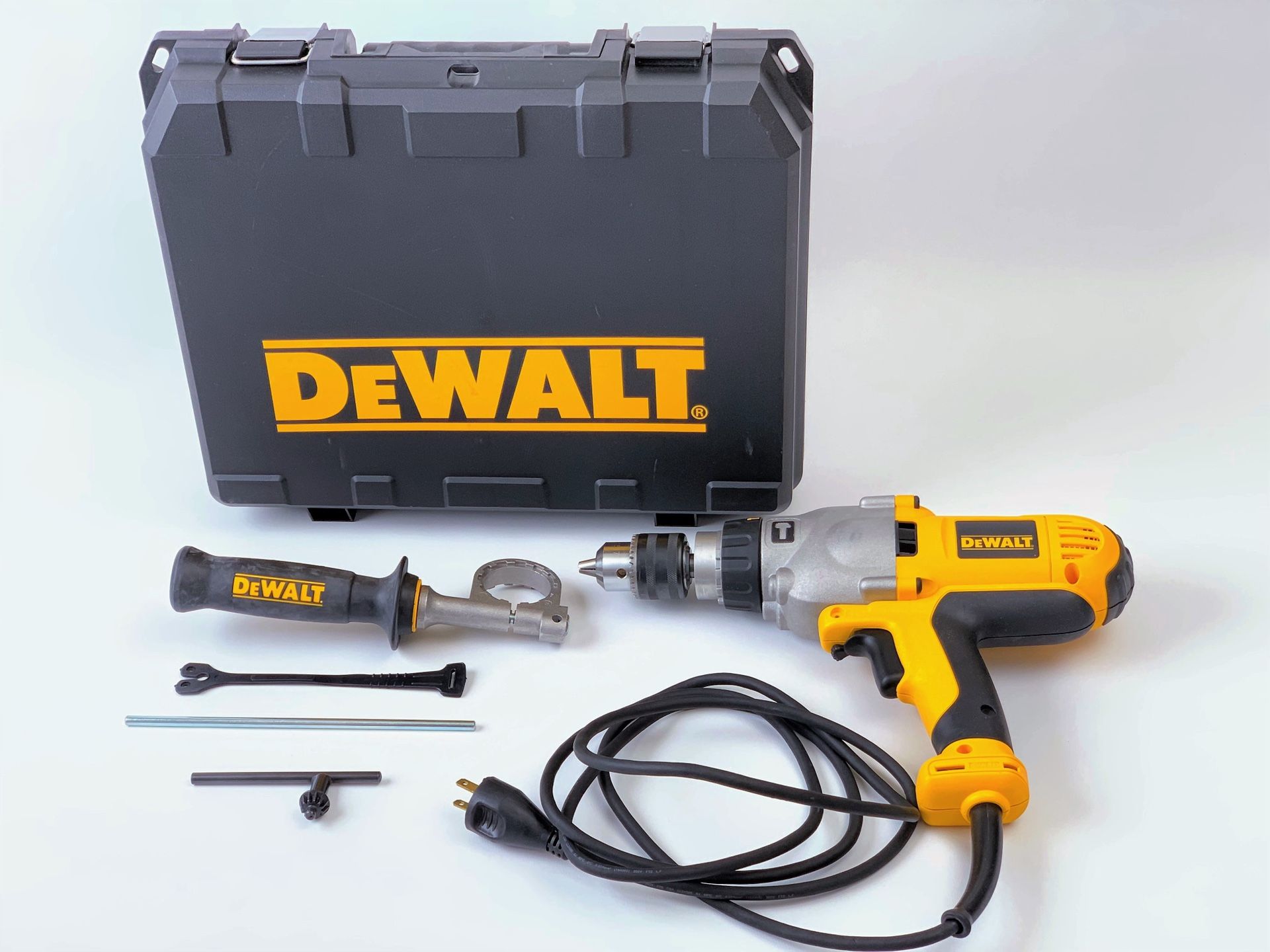 DEWALT Hammer Drill Kit, 1/2-Inch, 10-Amp, Mid-Handle Grip (DWD525K)