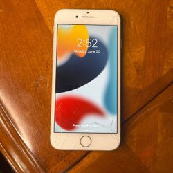 Fully Unlocked Cracked iPhone 7 